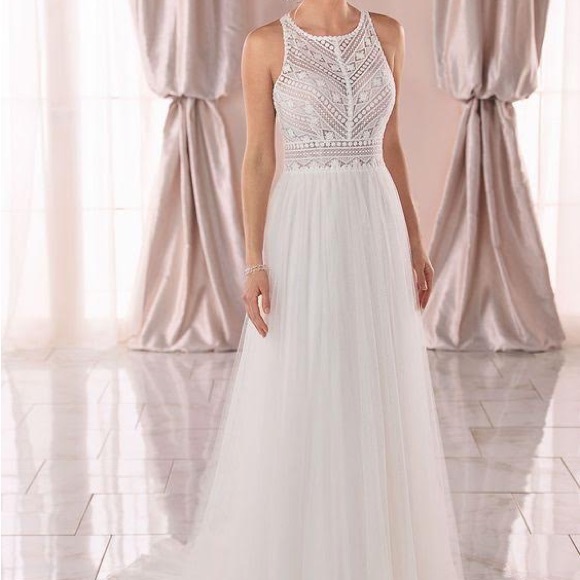 New. Never worn, never altered Stella York wedding dress. - Picture 3 of 10